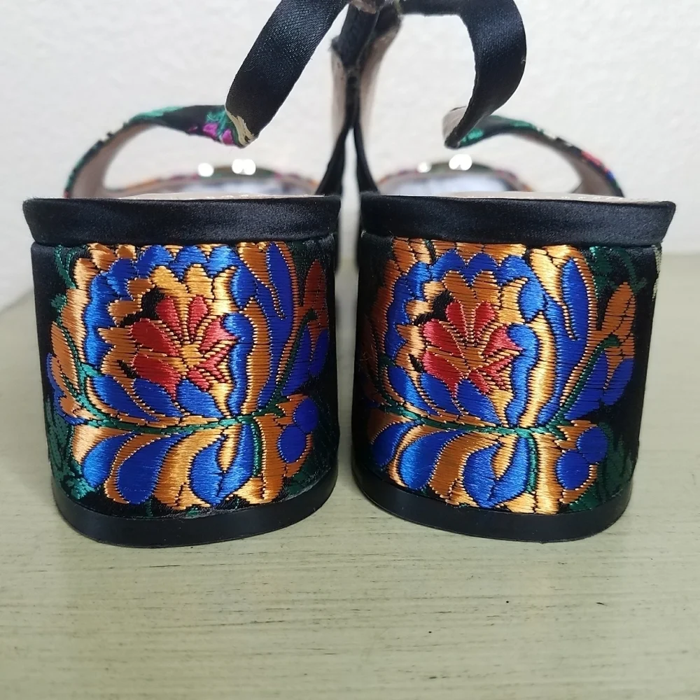 Tory Burch excellent size